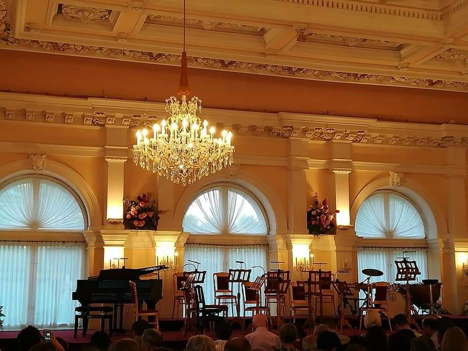 skymanuelima's tweet photo. Kursalon é um auditório em Viena, projetado por Johann Garben no estilo do renascimento italiano, construído entre 1865 e 1867, compreende quatro salões de baile em dois andares, um amplo terraço de 1.000 m quadrados e um restaurante. #Kursalon #Viena #Áustria #Valsas #polkas https://t.co/hJvElFC78R