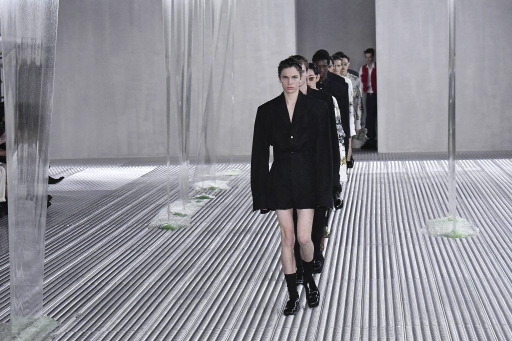 Milan Men’s Fashion Week takes place on 16-20 June. Drapers examines the leading trends from Italy’s fashion capital. Read more here.

#fashion #fashionnews #retail #retailnews  bit.ly/3CAli03