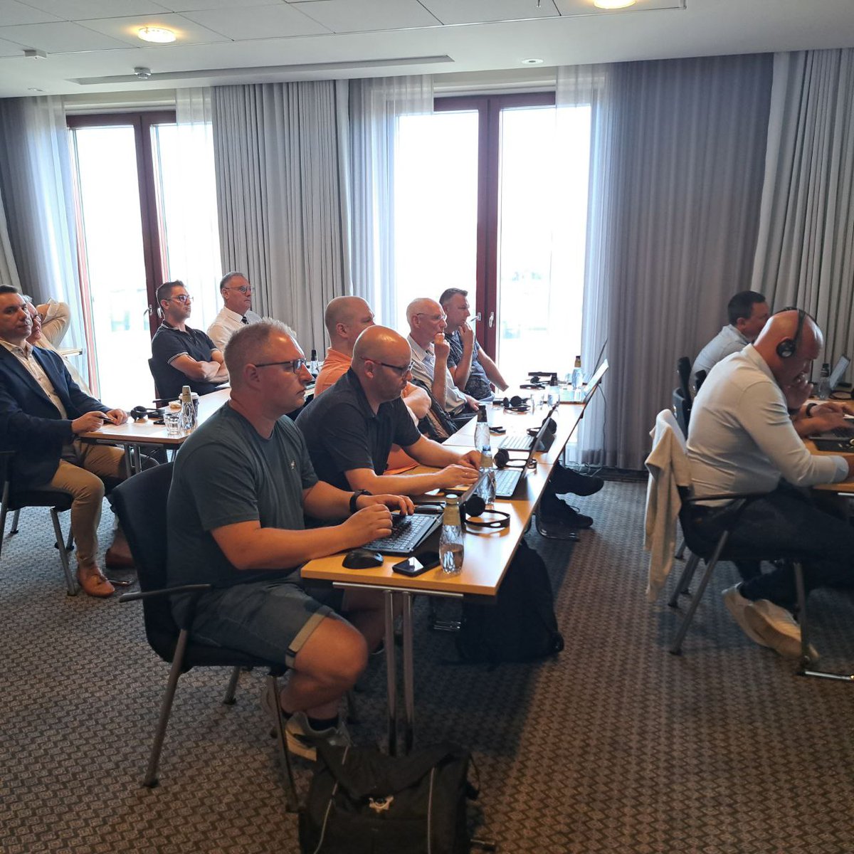 Busy day in #Stockholm for @EPSUnions firefighters as our network meets hosted by @FacketKommunal vice-president Barbo Andersson!
We thank their support!
On the agenda climate change, #asbestos, volunteers, staffing levels...