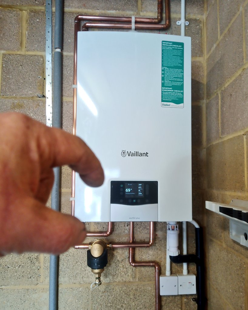 The Gas Man Cometh ✝️ tweet media