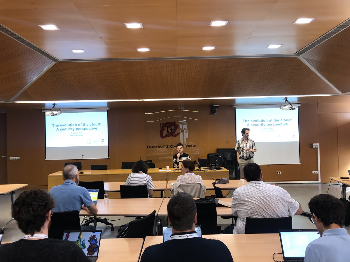 Hoy empezamos las #jcsd2023 con la charla invitada de @_EduardMarin_  “The evolution of the cloud: A security perspective”