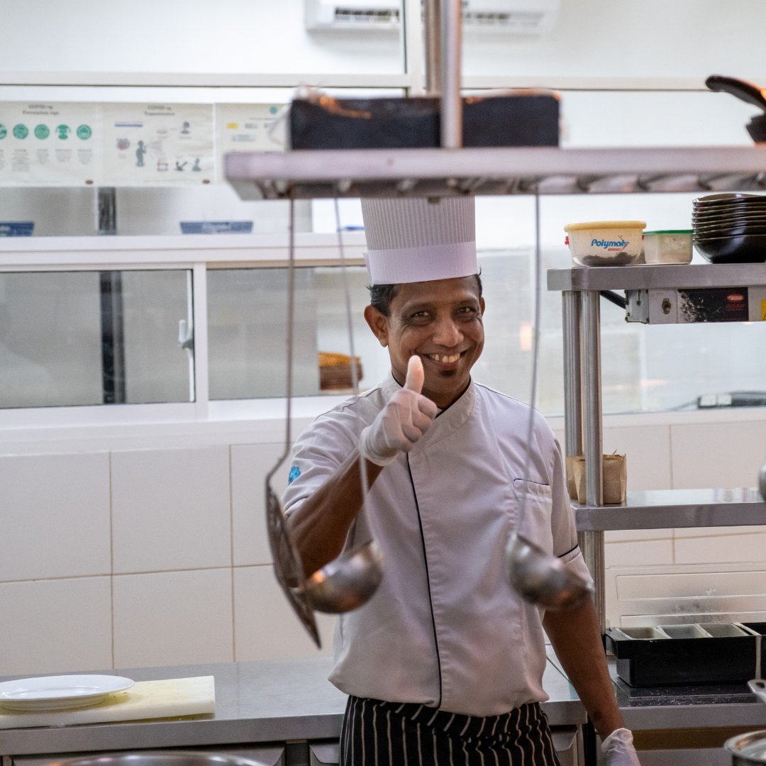 Resplendent Ceylon tweet media