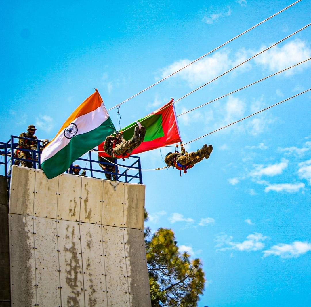 Exercise #Ekuverin 2023

Training Together…

#TrainingTuesday
#IndianArmy
#IndiaMaldivesFriendship @adgpi