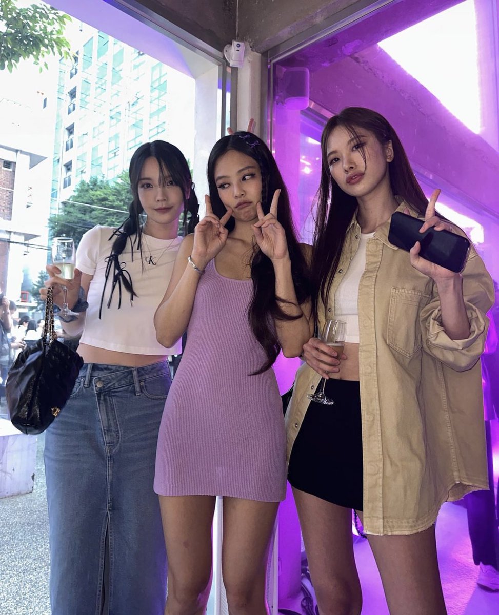𝘣𝘶𝘯𝘯𝘺𝘣𝘶𝘯𝘯𝘺 𐙚 tweet media