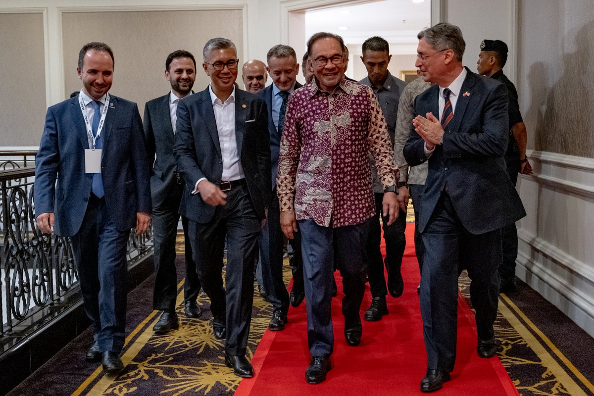 anwaribrahim's tweet photo. Malam tadi hadiri Majlis Makan Malam dan Dialog anjuran Independent Industrialists and Businessmen’s Association (MUSIAD) sempena misi perdagangan yang terdiri daripada 41 buah syarikat daripada Republik Türkiye. 

#MalaysiaMADANI https://t.co/f7QqwMrarR