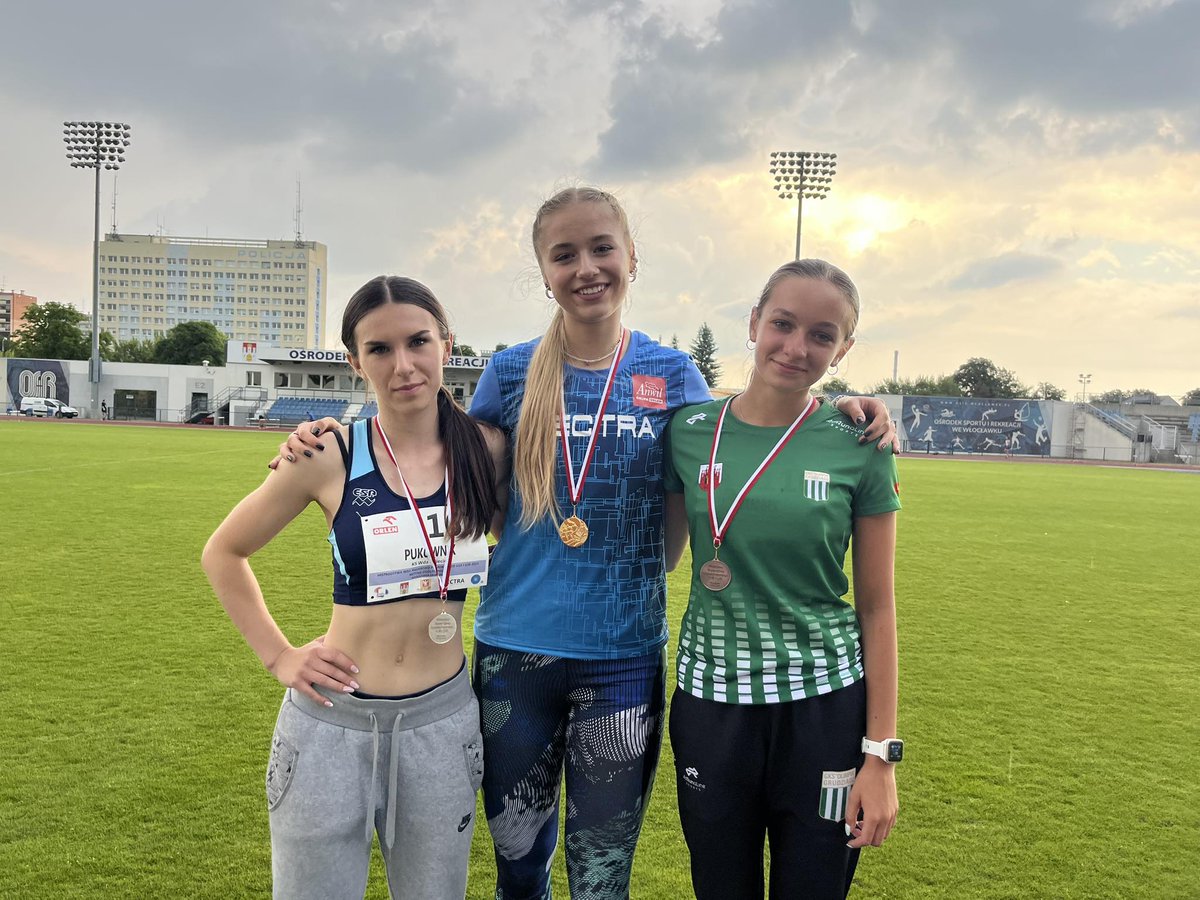 LKSVECTRA's tweet photo. Znakomite biegi Mai Woźniak. 100m pokonane w 11.86! Wiatr niestety zbyt silny [+2.7]. Dystans 200m Maja przemknęła niczym błyskawica w czasie 24.30! Dwa dni później PB na 100m- 11.93!  
Włocławek jak malowany ANWIL S.A. Województwo Kujawsko-Pomorskie Ludowe Zespoły Sportowe https://t.co/XSSgoGmuDd