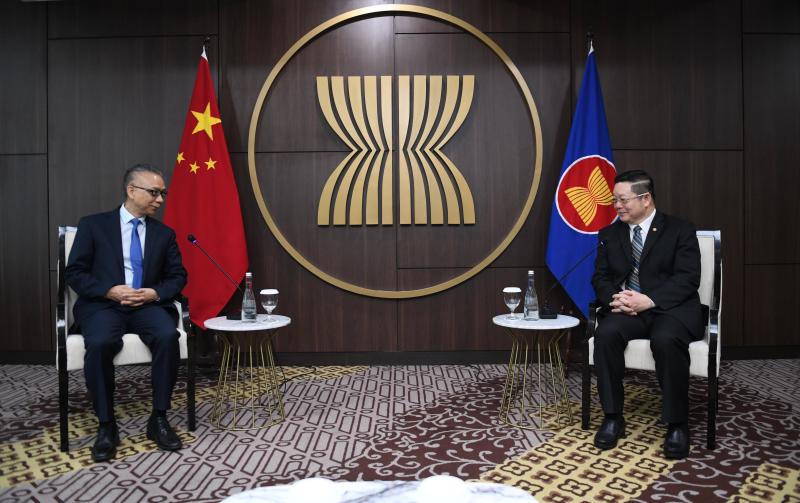 NEW #AsialinkInsights | The intensifying geopolitical tensions between China and the West have put ASEAN countries, which cannot decouple from either side, in an unenviable position.

Read more: asialink.unimelb.edu.au/insights/asean…

#ASEAN #USChinaRelations #Neutrality