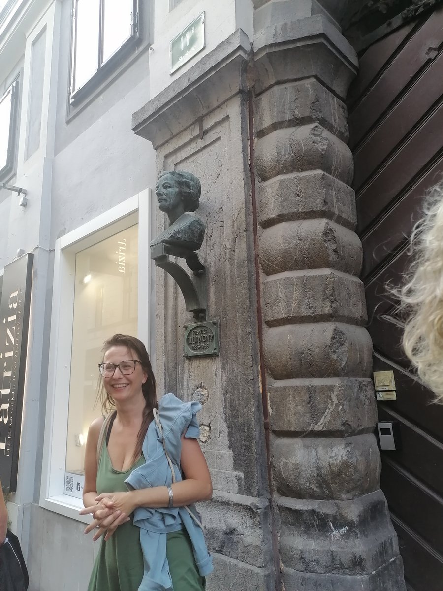 INSPIREquality_'s tweet photo. The #INSPIRE team reunited in beautiful Ljubljana 🇸🇮! 

For the next 3 days, we are having a project meeting to discuss the progress of our work &amp; plan for the upcoming months! 🧡

And we couldn't have started the meeting better than with a HERstory tour in the centre...🚺 https://t.co/I9wc5Ji5kS