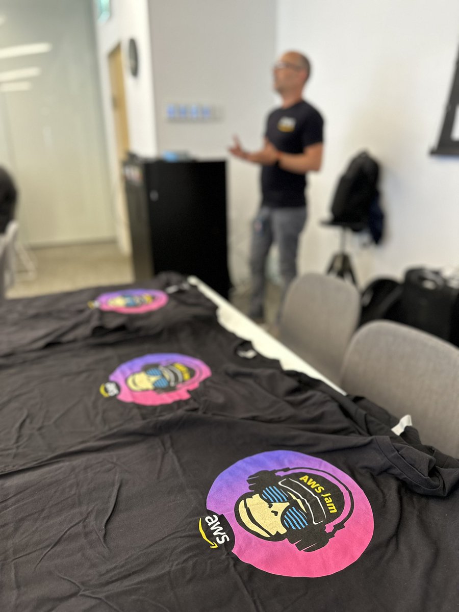 ziniman's tweet image. Starting #AWSJam in Tel Aviv. Thanks Nir Pilo for bringing it directly from #reInforce.