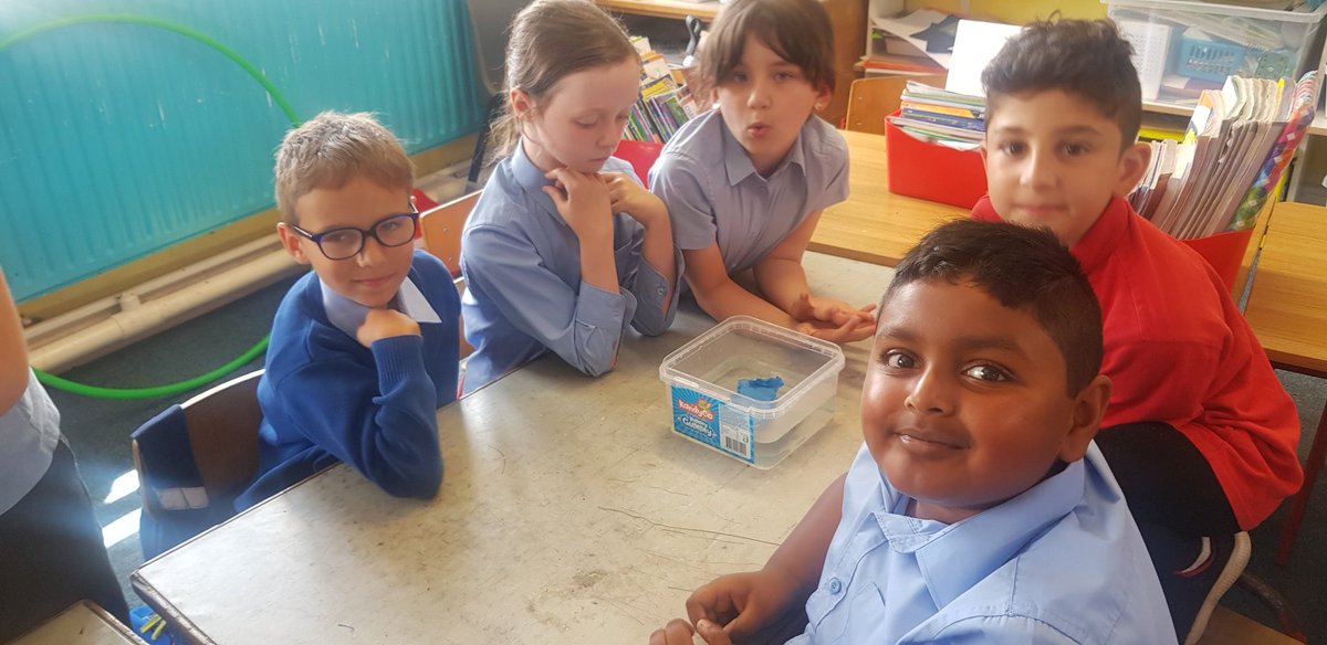2ndClSAttracta's tweet photo. We worked together to design a boat that could float and hold some VIP passengers @2ndClSAttracta @PDSTPrimarySTEM @ScienceSparks @SFICuriousMinds #teamwork #activelearning #floatingandsinking #engineering https://t.co/9TSEHAF6S7