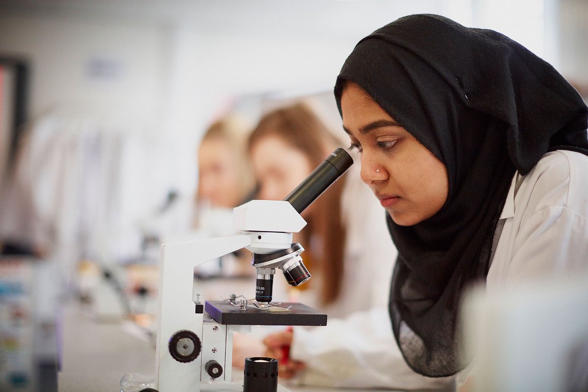 A fantastic opportunity to join <a href="/Sun6thSunColl/">Sun6thSunColl</a> <a href="/sunderlandcol/">Sunderland College</a> as Programme Leader &amp; Lecturer of A-Level Biology - all applications &amp; enquiries welcome. Please send me a message with any queries.
Visit sunderlandcollege.ac.uk for further details #hiring #biology 🧬 🧫 🧪 🌱 🌍