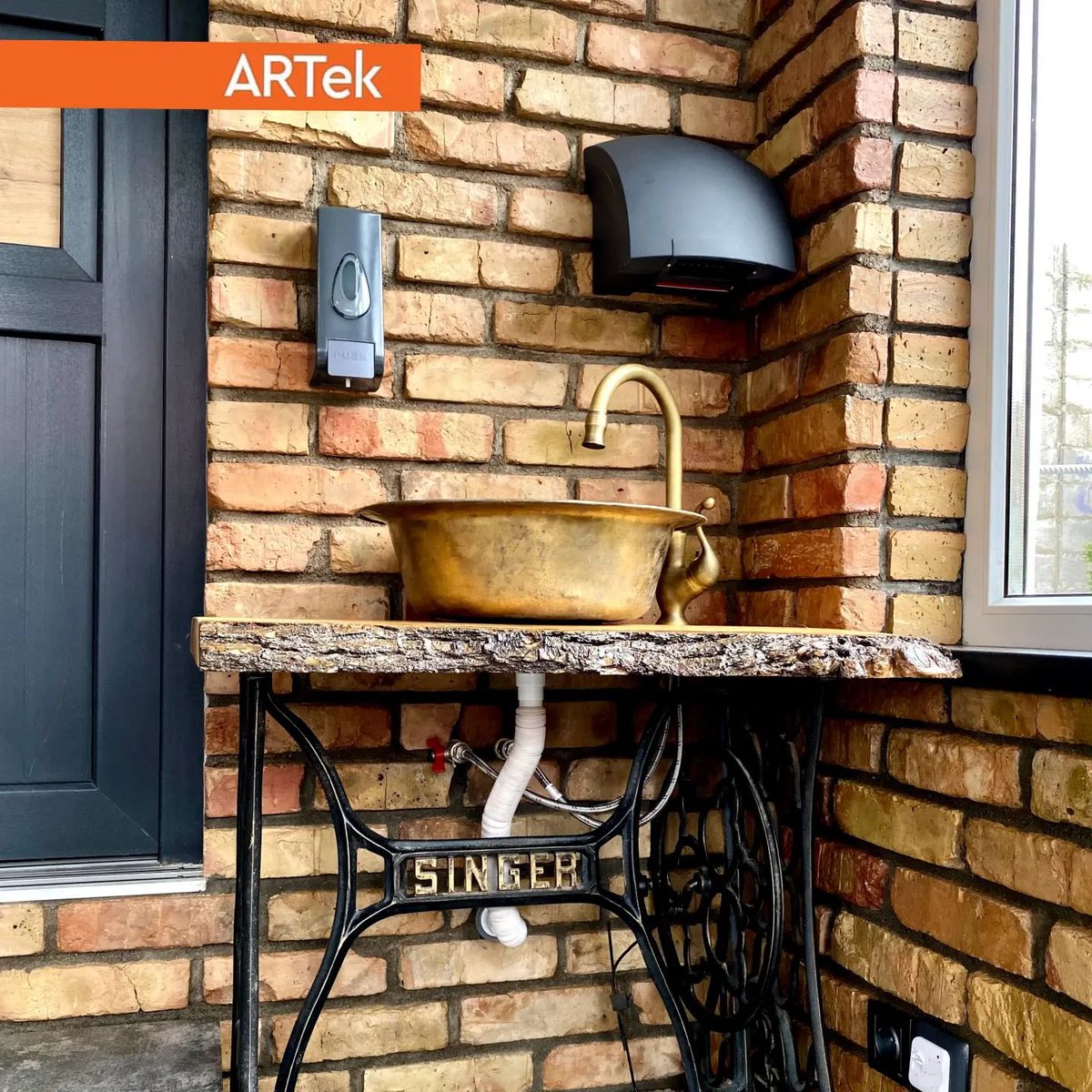 Отличная новость - мы завершили все строительные работы в нашем кафе 👍 И оно к вашим услугам! 

Напомним, для наших гостей доступно трехразовое комплексное питание 🥘 

Звоните и пишите для брони: 
WhatsApp
📞 +996 (555) 83-83-58