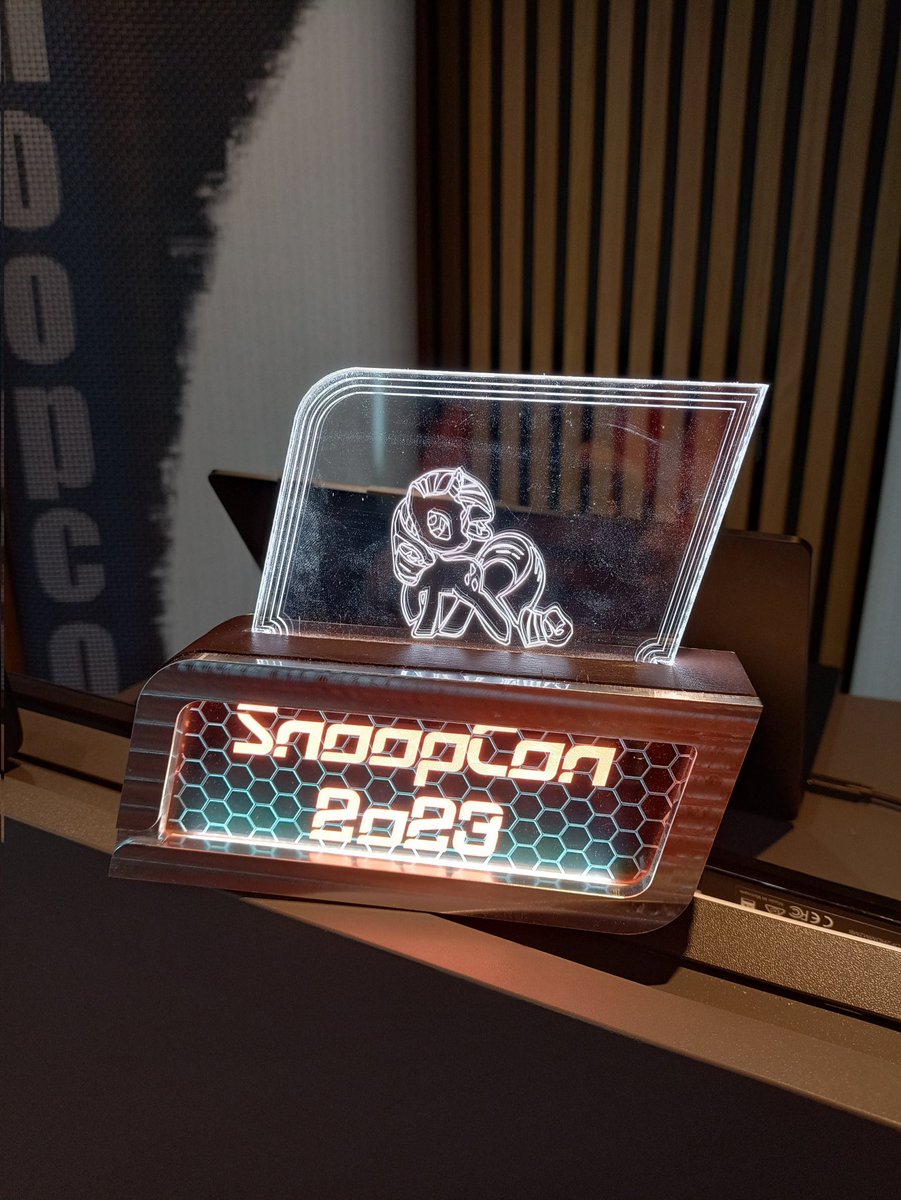 slayeroflemons's tweet photo. This is what everyone wants. #SnoopCon2023 https://t.co/Z5O5k8FEDh