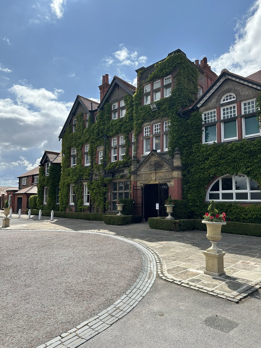 AndyCockram's tweet image. Great day @RLGCHoylake yesterday playing the @TheOpen  course! Even managed a birdie at the last!!