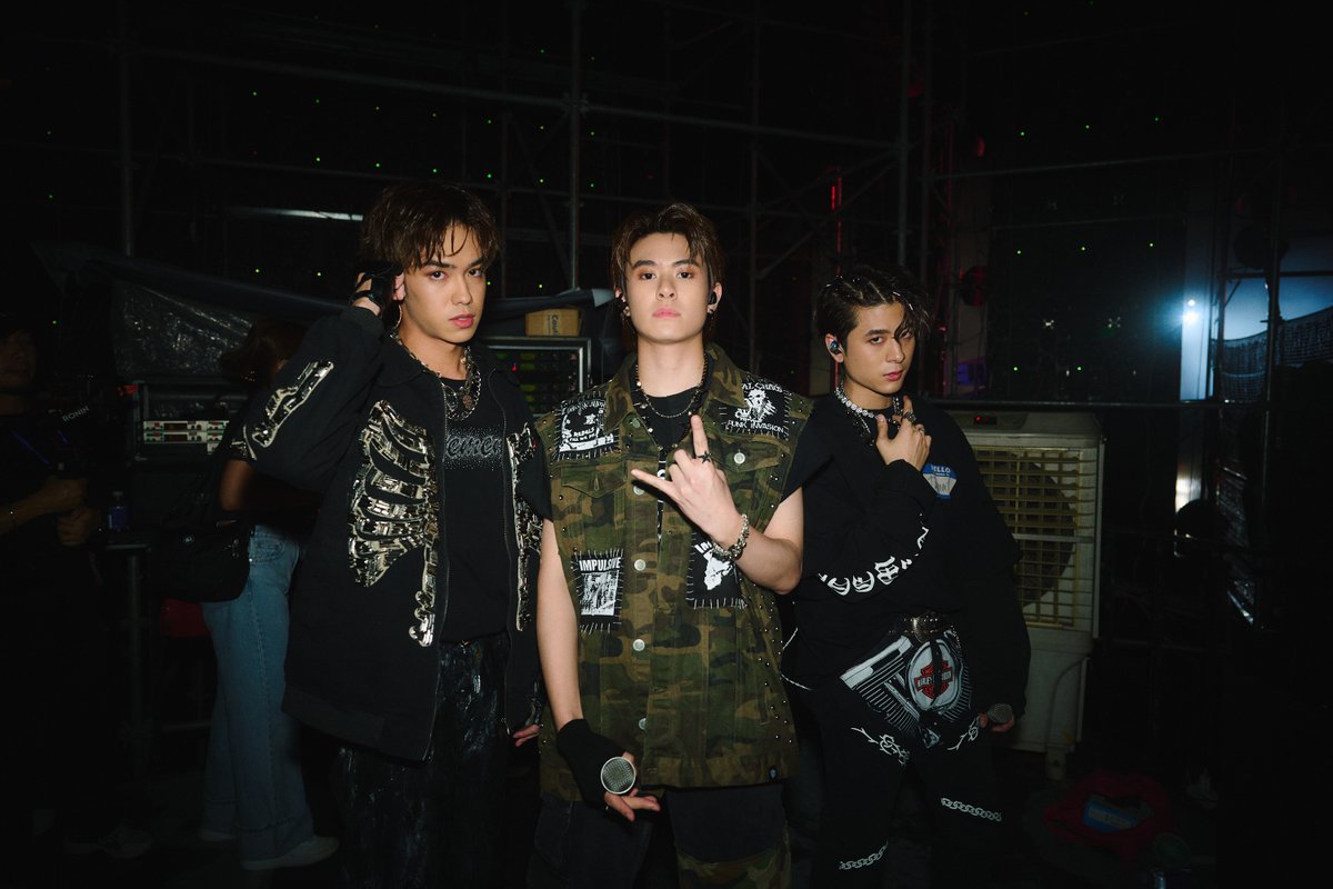 otpcnews's tweet photo. สมศักดิ์ศรีศิลปินไทยหนึ่งเดียว “TRINITY” ระเบิดความมันส์ สร้างความประทับใจ บนเวที “Seen Festival” ที่เวียดนาม
 
https://t.co/03f7U7aHB8

#TRINITY_TNT #4NOLOGUE #SeenFestival https://t.co/shisGfur6r