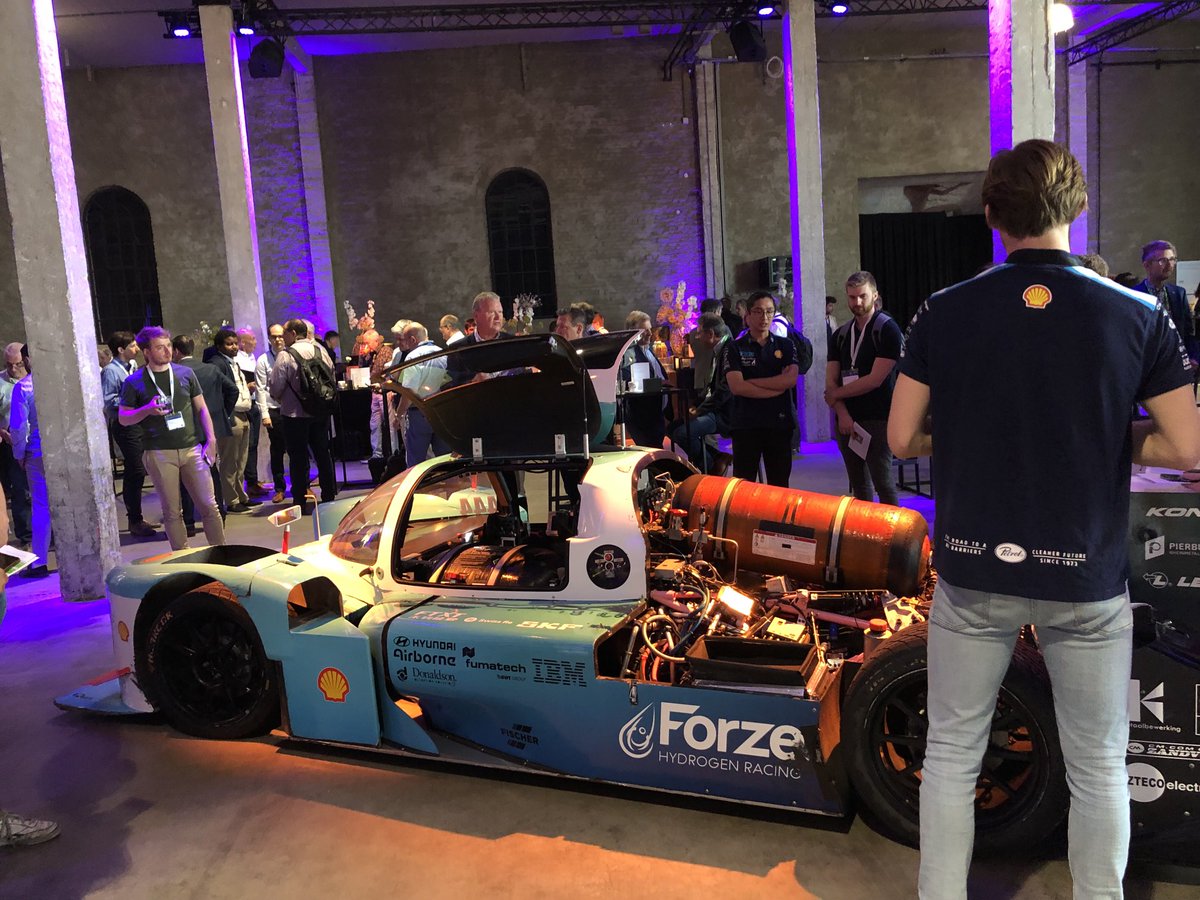 Morning guys. Soon starting IBM Belgium #Techconnect. A big crowd here. TUDelft built the Forze. We will know more about it. ⁦<a href="/bartwindal/">Bart Windal</a>⁩ and <a href="/boudewijn/">boudewijn</a> De Bliek are cohosts.