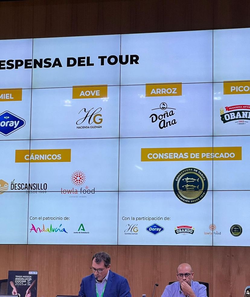 eldescansillo's tweet photo. Hemos tenido la oportunidad de participar en el evento organizado en @landaluz_asoc, el
“Showcooking Andalucia Cocina”. 

Nuestro producto estuvo presente en un tartar de presa ibérica con trufa negra 👌🏻👌🏻

#AndalucíaCocina #CarnesDeCalidad #Desde1969 
#ElDescansillo https://t.co/smrpF7jwXk