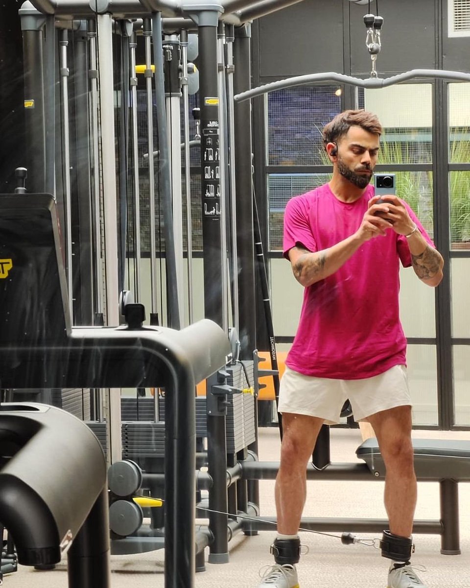 Virat Kohli in the gym session.

(📸 - Twitter/Virat Kohli)

#Viratkohli #BCCI #India #IndiaCricket #RCB #Royalchallengersbangalore #Kingkohli #CricketTwitter