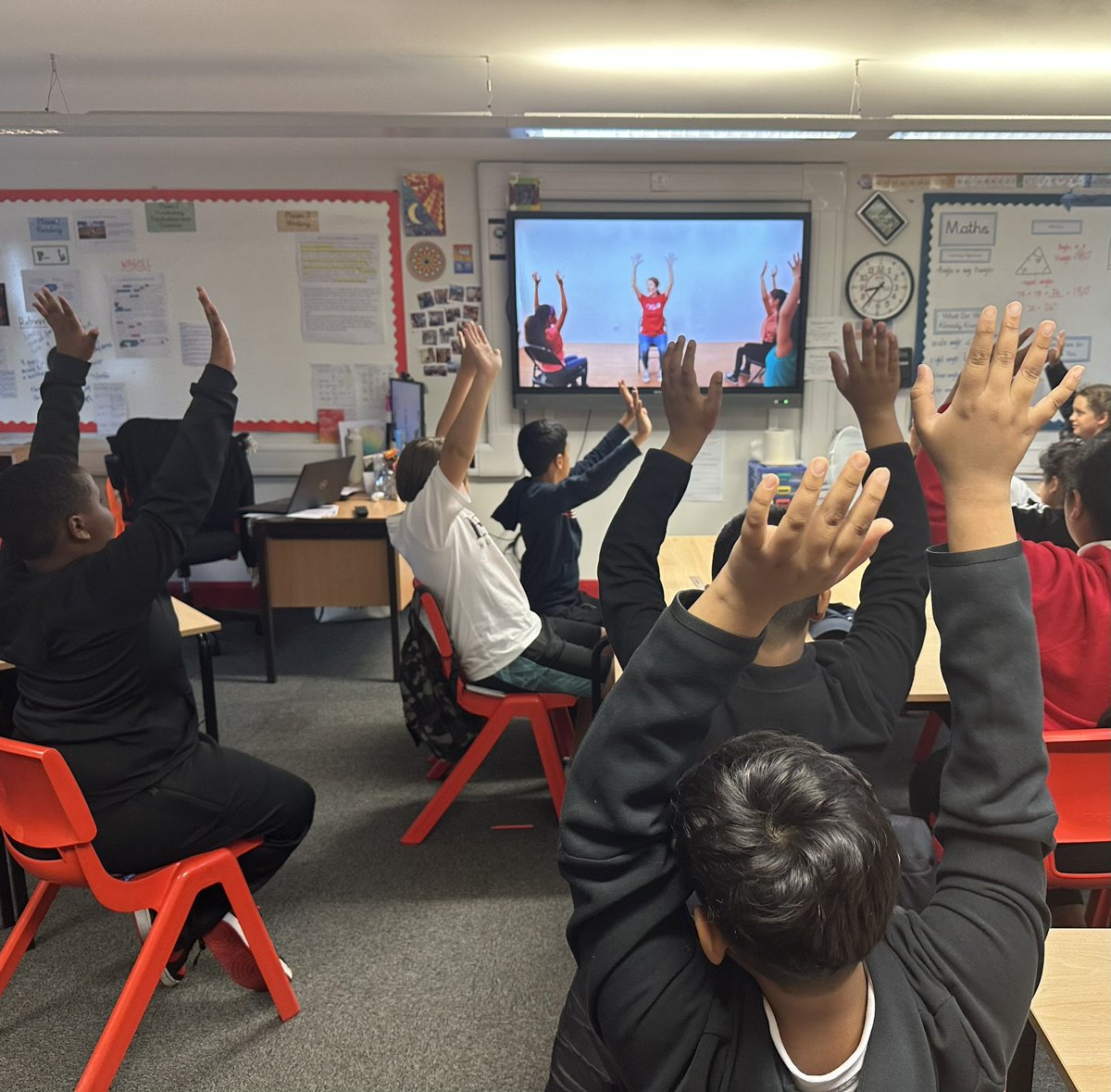 MissAKhan_'s tweet photo. A brilliant, relaxed start to the morning in class Chile with some Chair Yoga @WestminsterBD3 https://t.co/JHU9sbr7FB