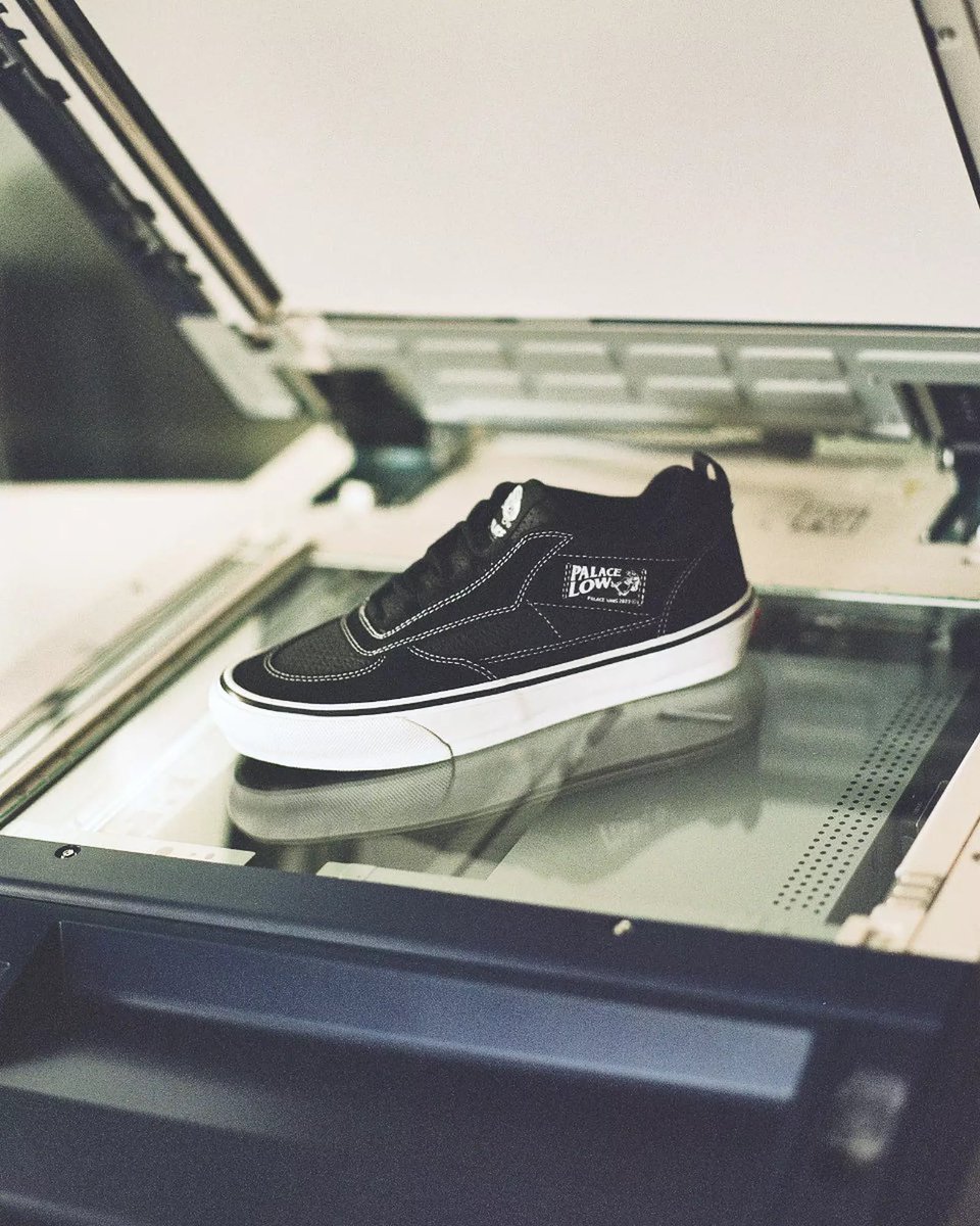 The Palace Vans Low is really well executed. Looks like is was made specifically to impress the Slap forum.