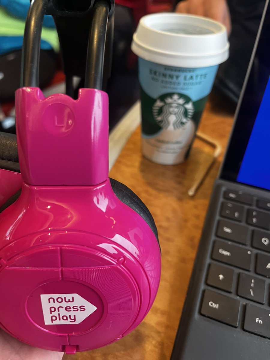 chrisdysonHT's tweet photo. Well it’s a special day for @trust_create as the wonderful @BrookfieldsPri1 host a @nowpressplay extravaganza… no #Hashbrown sadly this am BUT we are wearing the #MagicPinkHeadphones live on the train 🚊 @CathalLynch @Lea_Forest_HT @JustinG92785123 @Alijayne1970 @julie_cass1 https://t.co/YpolyChOR8
