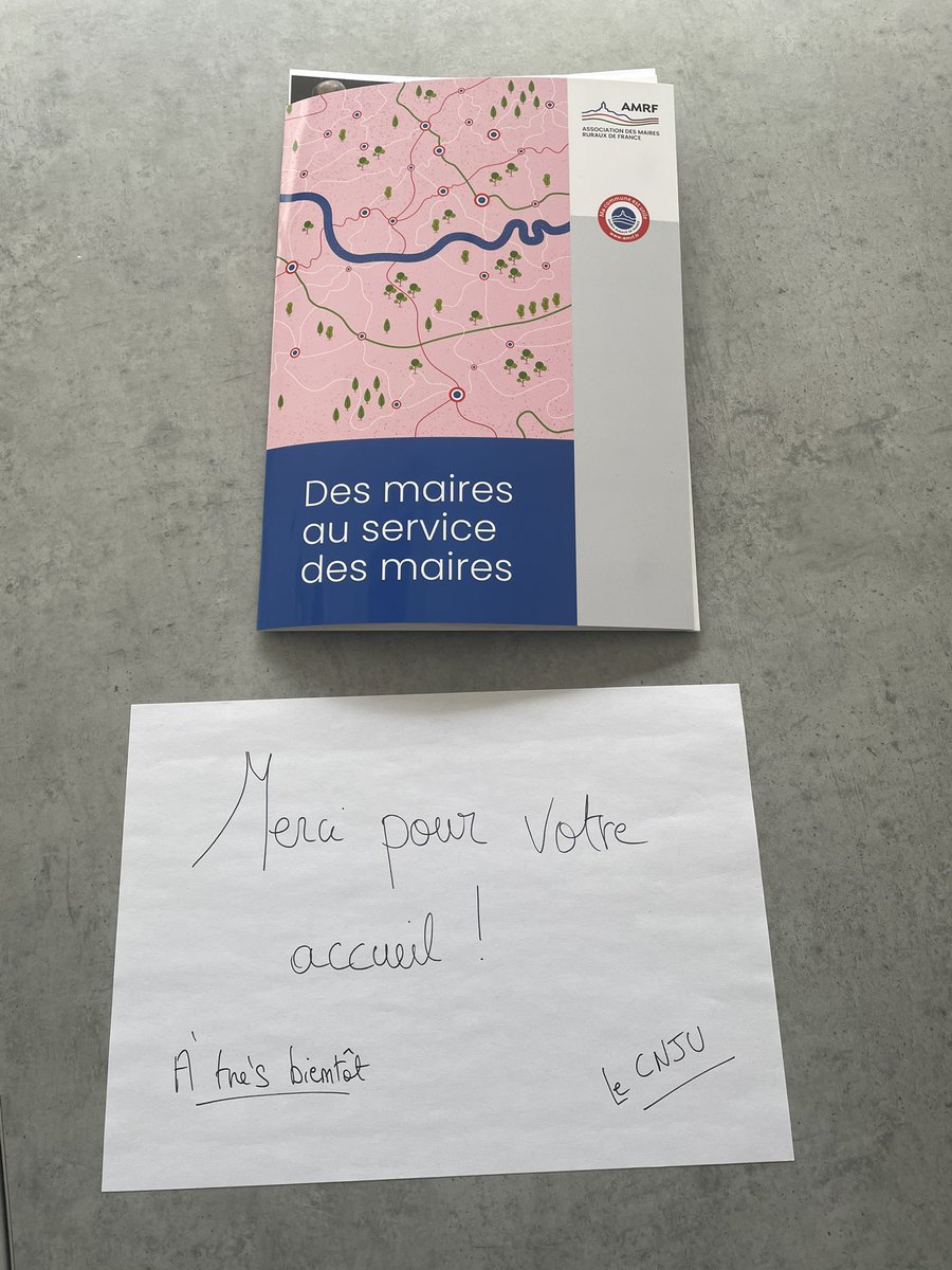 Les <a href="/Maires_Ruraux/">AMRF</a> de France ravis d’accueillir les jeunes urbanistes de la <a href="/CNJU/">Collectif National des Jeunes Urbanistes</a> l’avenir du monde rural et de son aménagement en réflexion commune . Pour un droit au #village #zan #macommuneestutile #agendarural