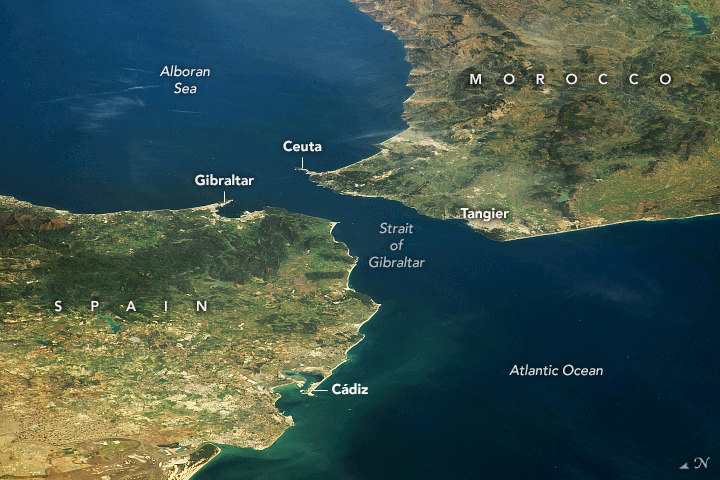 🌍📸 ¡Una imagen que llama la atención a desde el espacio! La NASA publica una imagen del estrecho de Gibraltar, donde el océano Atlántico se encuentra con el mar Mediterráneo. 🌊⛰️ ¡Una maravilla de la naturaleza! 😍 🌊🌍📷 earthobservatory.nasa.gov/images/151478/…