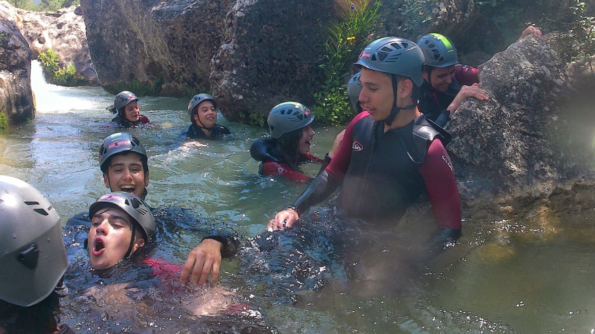 TrinityCollege1's tweet photo. Last Friday, our #Bachillerato students enjoyed water hiking -also known as #canyoning- in the  River Júcar in Cuenca. 

This  activity gave the students plenty of opportunities to challenge  themselves, as well as get to know each other in the great outdoors!

#TrinityFamily https://t.co/iQw6HfzVRk
