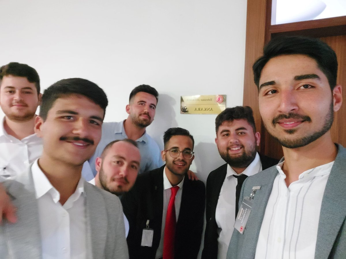 Sayın vekilim az önce odanıza Mersin Mut Ak Gençlik olarak ziyarete uğradık ama maalesef kısa süre önce çıkmışsınız görüşemedik.