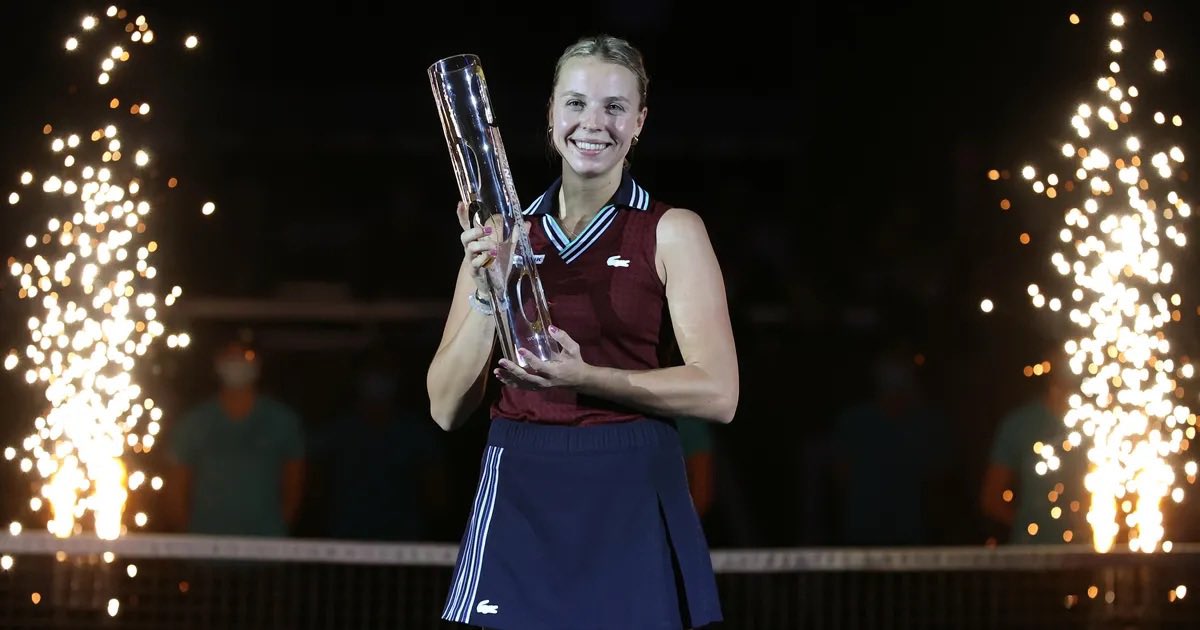AGEL Open 2022 (@wtaostravaopen) on Twitter photo Our 2021 champion Anett Kontaveit has announced that she is retiring from tennis after Wimbledon due to a chronic back injury.
You will be missed, <a href="/AnettKontaveit_/">Anett Kontaveit</a> 😭💙 Our 2021 champion Anett Kontaveit has announced that she is retiring from tennis after Wimbledon due to a chronic back injury.
You will be missed, <a href="/AnettKontaveit_/">Anett Kontaveit</a> 😭💙