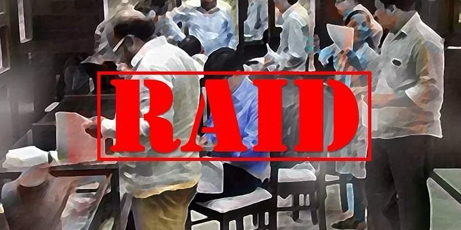 Huge Hawala Transactions Uncovered in Kerala: 10,000 Crore Worth!!

The Enforcement Directorate (ED) carried out investigations in various locations across Kerala on June 10th. 

Their focus was on conducting raids at the residences of Congress leaders and former employees…