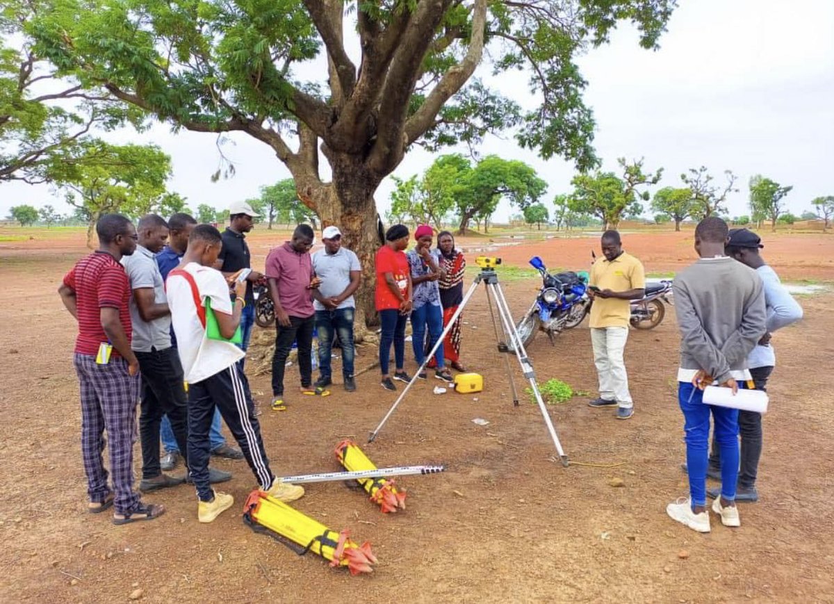 ONG_Amedd's tweet photo. Démarrage des activités de conservation des champs chez les bénéficiaires du projet Chaîne des Semences Agricoles pour le pouvoir des femmes rurales #CSAP. L'objectif est de conserver  300 ha à travers l technique des aménagements
#Affaire_Mondiale_Canada
#université_Sherbrooke https://t.co/QRrSaE72To