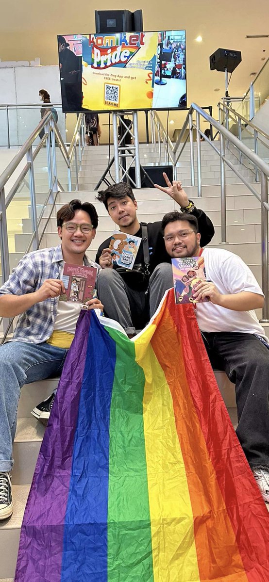 How it started How its going Nakakaproud kayong lahat huhu 😭 Maraming salamat din sa support nyong lahat nanagbasa ng mga comics namin! @dandampas @SarisariStory @tsambolero