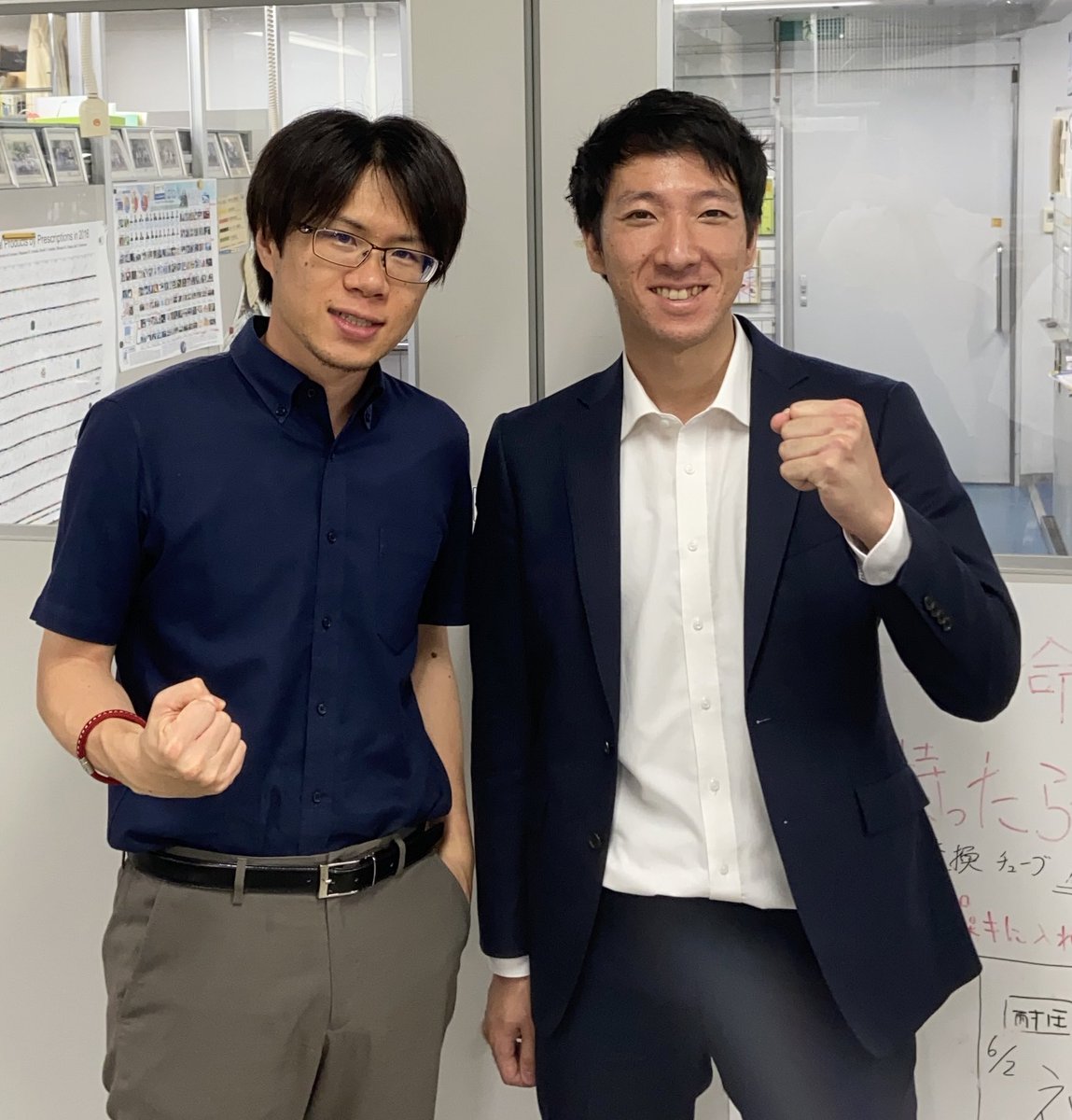 YHoshimoto's tweet photo. Yasu successfully completed his #PhD #thesis defense! Congratulations! I'm proud to have conducted amazing researches on #PoxIm complexes together with you. 🎉👏 https://t.co/gm0HWYypEU