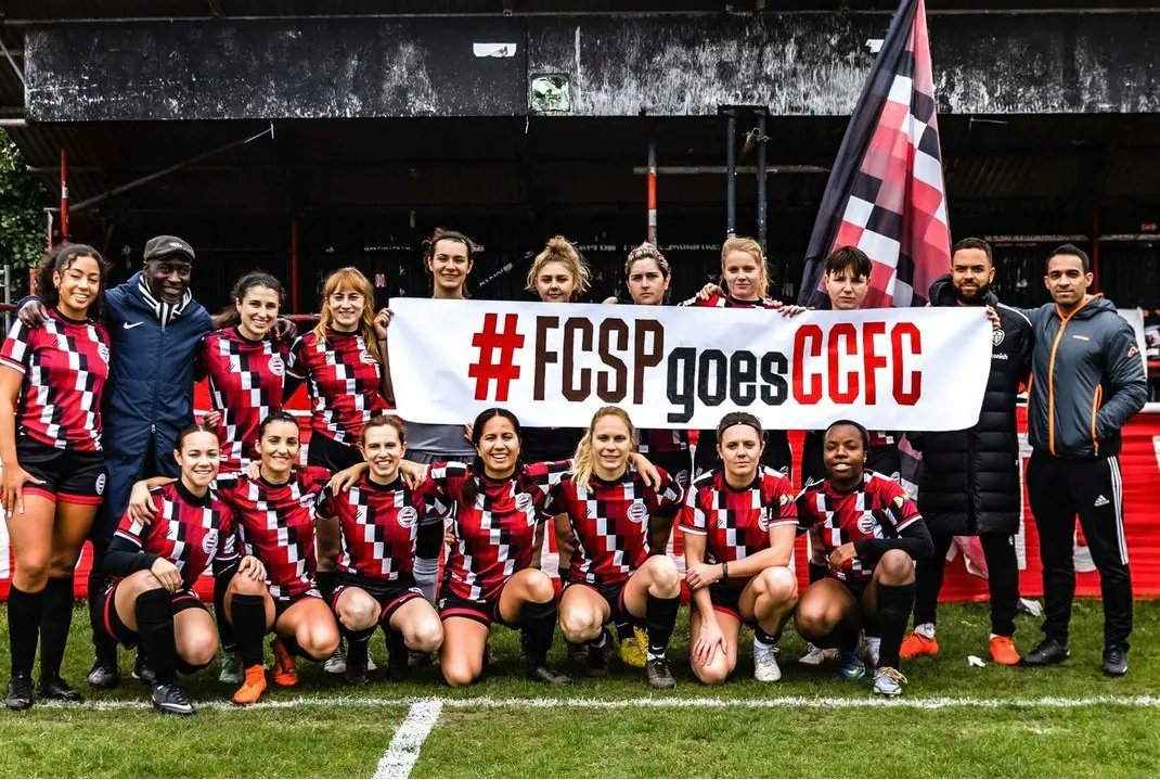 'Football Has No Gender' adını taşıyan Britanya turnemizin ilk ayağında sahne kadın futbol takımımızın. Kızlarımız bugün Londra'nın en eski futbol sahası olan Old Spotted Dog'da Clapton CFC ile karşılacak.