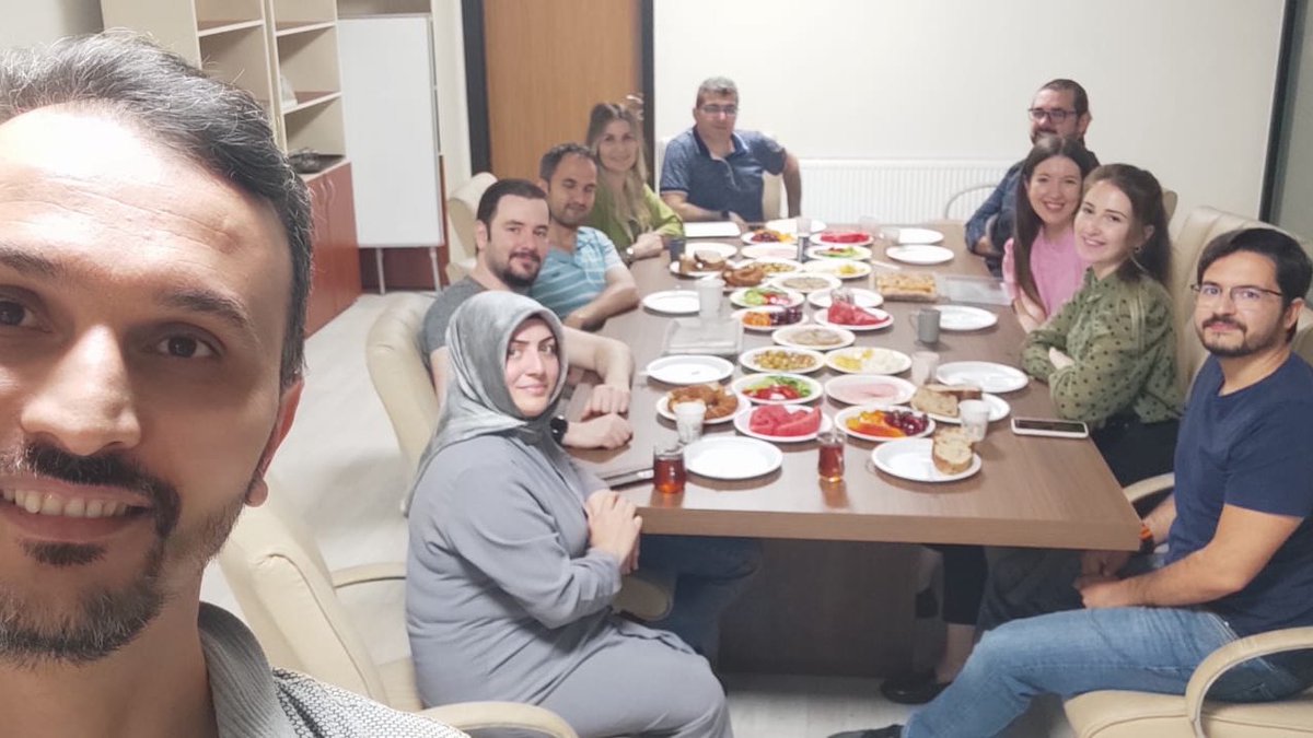 btumerlab's tweet photo. #MERLAB ailesi olarak kahvaltı etkinliğimiz..🧿 https://t.co/le7ysWMdNL