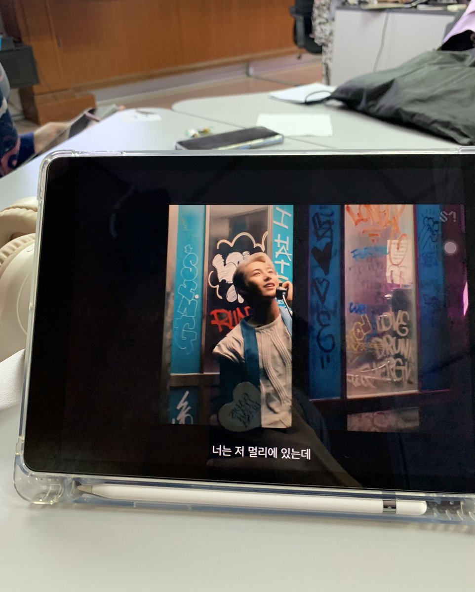 roamyloml's tweet photo. currently streaming in my abnormal psychology class 🔥🔥🔥🔥🔥 https://t.co/QSLVtDQown