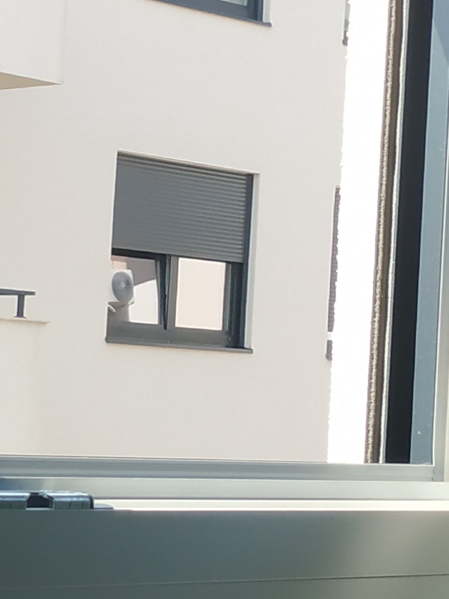 dobro jitro onima kojima je vanzemaljac komšija