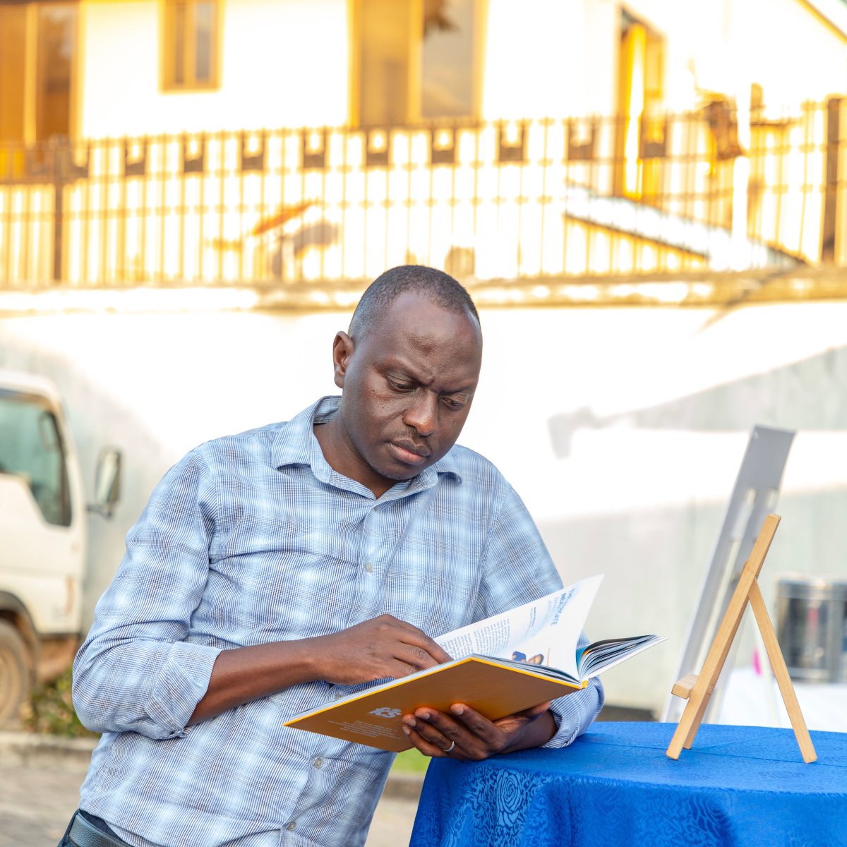 FCSTZ's tweet photo. Chapter 3 of our book '#DevelopmentAsPeople' is on Transforming Governance. @GuesturdH, @FCS Head of MERL reflects on Tanzania's Democratic Journey & contributions of CSOs to governance reform in 🇹🇿in the chapter.
Read>📚https://t.co/KMePrccO0T https://t.co/oBiLikUQcY