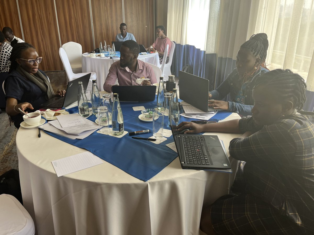 NamboozeHarriet's tweet photo. Happening Now: MakCHS SBS #Manuscriptwritingworkshop 19-21 June 2023 Golden Tulip Hotel Kampala. Facilitated by @rkiguba &amp; team under Med Safety App Study funded by @The_MRC @THRiVEDELTAS https://t.co/hChlPoegIA