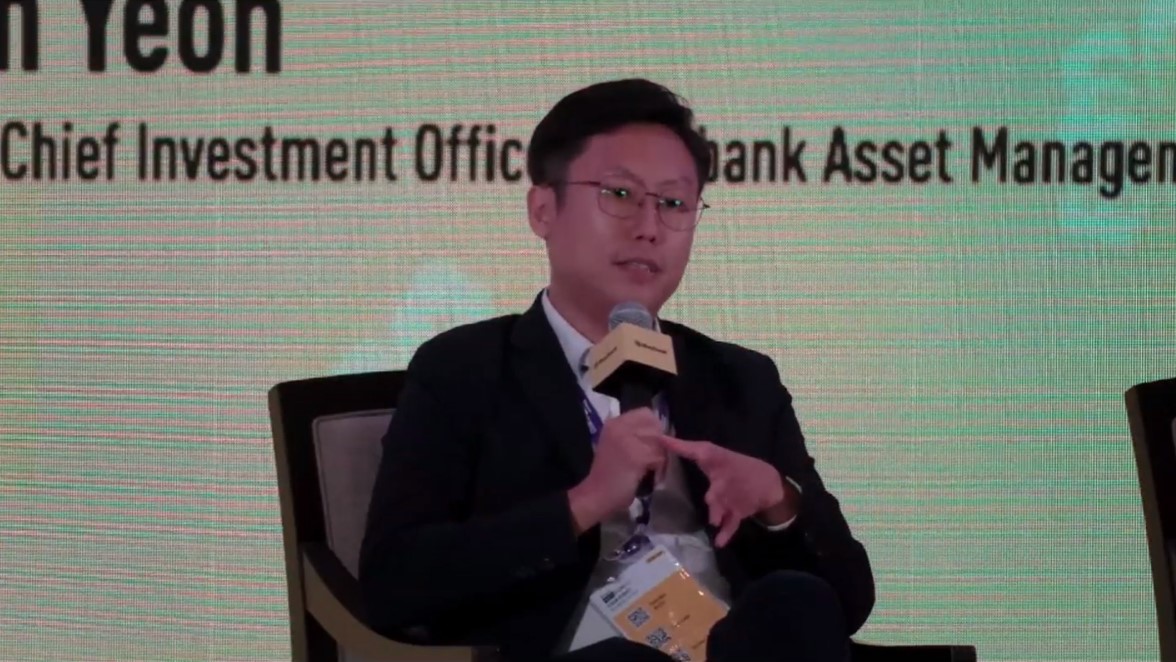 MyMaybank's tweet photo. Our panel of seasoned investors at #InvestASEAN discuss the options available to investors today. Join us now: https://t.co/MVOAfBPEIm. Follow us here for LIVE coverage from the event!

#maybank #opportunities #asean #resilience #growth #economy #opportunities #stock https://t.co/3z97CjDH1R