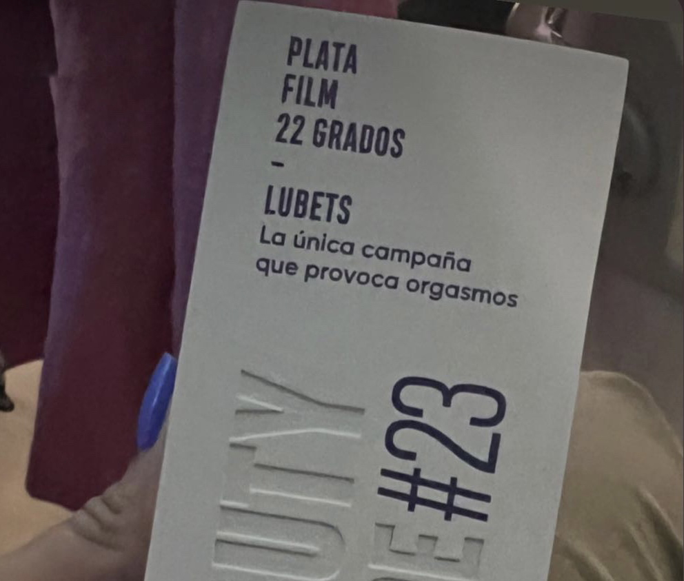 Lubets_es's tweet photo. No os lo habíamos dicho todavía, pero ganamos la Plata de los #Bestinbeauty de @IPMARK Beauty and Care en la categoría #Film 🔥🚀
✨ @22GRADOS @Jakiens
#placeruniversal #orgasmouniversal #lubets #premios #bestawards2023 https://t.co/UA1nv29aOB