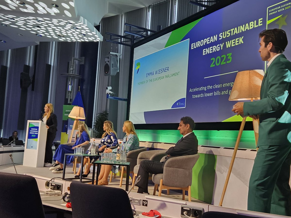 ABClimate's tweet photo. "It's not only about #future generations &amp; children we haven't met yet. It is about us, today!
The #Fitfor55 isn't enough to bring real change to the table - we need more"
Way to go @emmawiesner! 🤩 

➡️ What about a #heat #decarbonisation action plan? 🍀
#Heatmatters #EUSEW2023 https://t.co/B6Q6gf1bhn