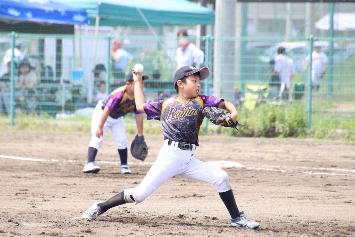 FRaijins's tweet photo. 2023.6.18
遠見塚ゴールデンイーグルス招待大会⚾

前日の疲れはあるものの、決めるとこは決めちゃう子供達✨
vs鶴ケ谷ジュニアスターズさん
vs上杉スワローズさん
の２試合の結果…
見事、ブロック優勝🏆

暑さの中、よく頑張りました🙆‍♀

#名取市 #少年野球
#いつでも見学体験OK
#不二が丘小学校 https://t.co/7XyA0u1opj