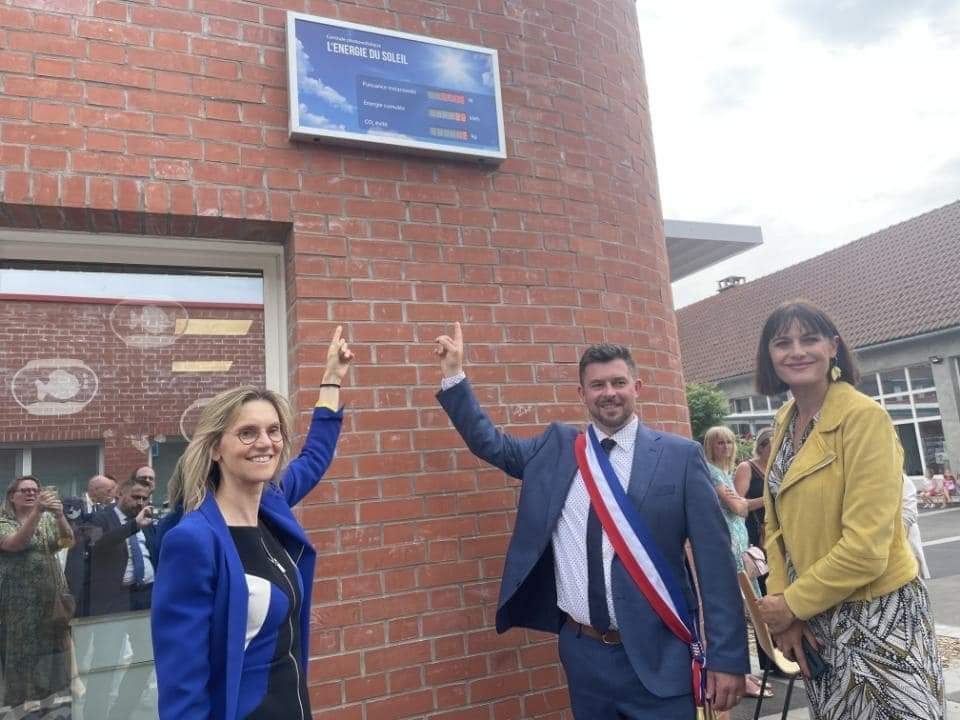 ✅️ @enedis_npdc présent pour l'inauguration de l'école #Aniche en présence de Me la ministre de #transitionénergétique <a href="/AgnesRunacher/">Agnès Pannier-Runacher 🇫🇷🇪🇺</a>.
Je remercie M.Bartoszek pour les mots de reconnaissance qu'il a eu à l'égard des efforts fournis par nos équipes pour la réussite du projet.