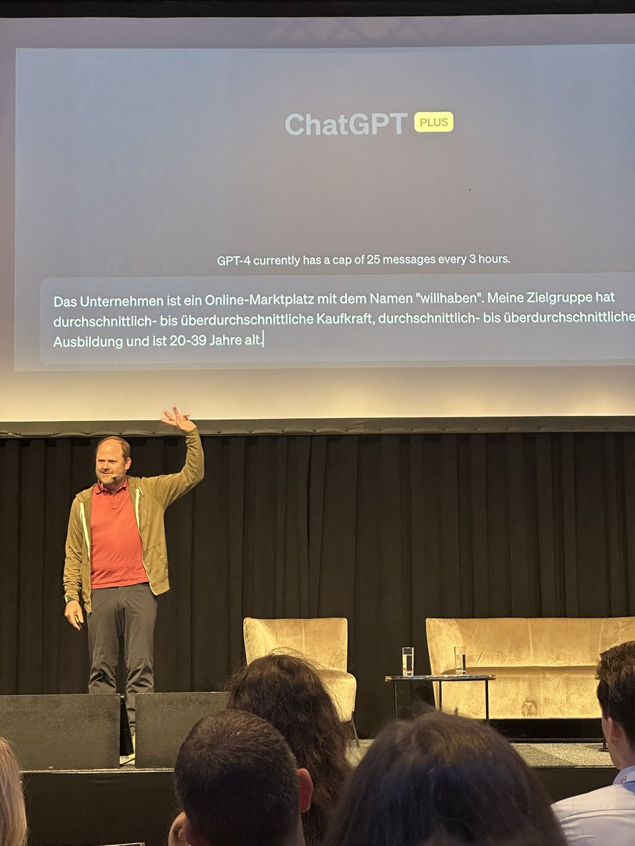 MartinKaindel's tweet photo. Und @nikiskene startet mit der Keynote „Inside Silicon Valley – die großen Trends aus #Marketing & #Technologie“
#mtd23 https://t.co/78qmctkOCt