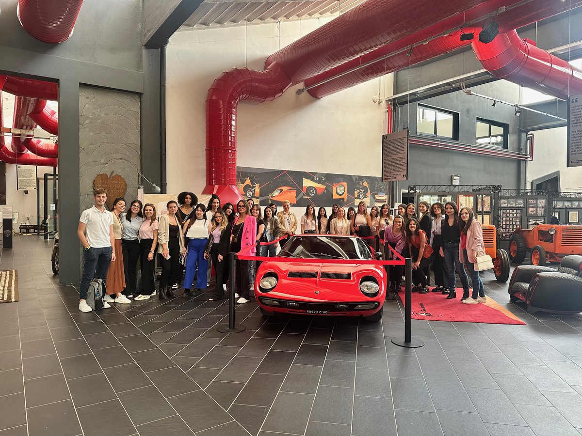UnintUniversita's tweet photo. Lo scorso mese i nostri studenti del Laboratorio di Heritage marketing “Tonino Lamborghini” hanno visitato il Museo Ferruccio Lamborghini a Bologna,
incontrando Tonino Lamborghini, Presidente Tonino Lamborghini S.p.A. e fondatore e Presidente Museo Ferruccio Lamborghini.
#unint https://t.co/F9dtMH74HN