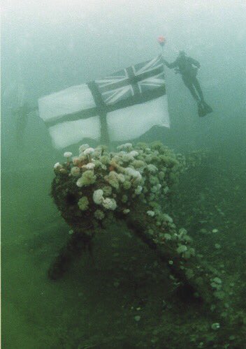 OnthisdayRN's tweet image. #OnThisDay 1939 HMS ROYAL OAK was torpedoed by U-47, Commanded by Kapitanleutnant Gunther Prien at the @RoyalNavy Home Fleet base at #ScapaFlow 834 of the 1,234 crew were killed. RN Divers ensure that the White Ensign still flies from ROYAL OAK to this day.