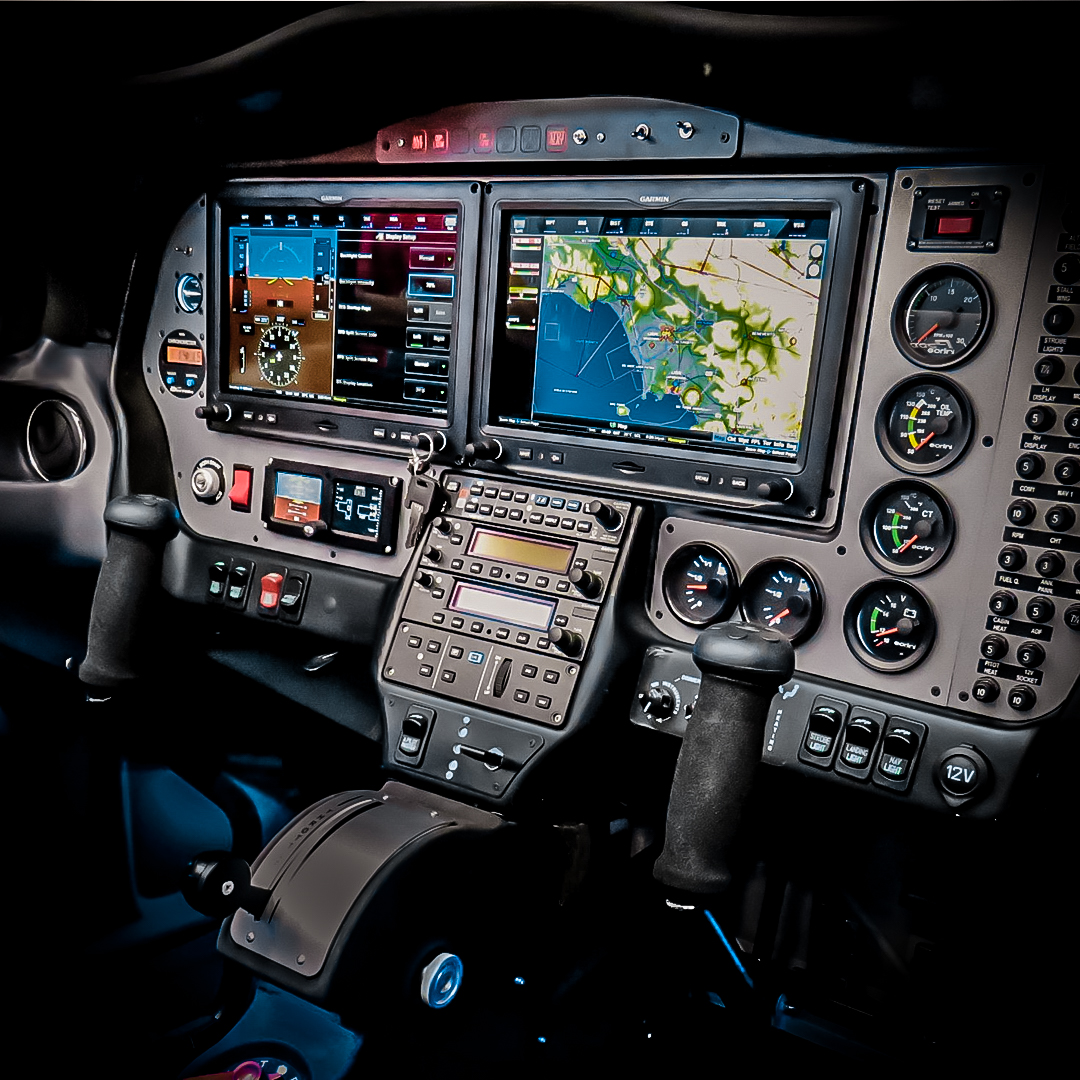 tecnam's tweet photo. The P2002 Sierra Mk II perfectly combines enjoyment of flight and state-of-the-art technology.
https://t.co/dIMDogYdAG
#Tecnam #TecnamFleet #Tecnam75 #TecnamFamily #P2002 #P2002Sierra #P2002SierraMkII #SoarHigher #SoarGreener #enjoyflying #ItalianStyle #DolceVita #lowwing https://t.co/VxkAAeKdZ4