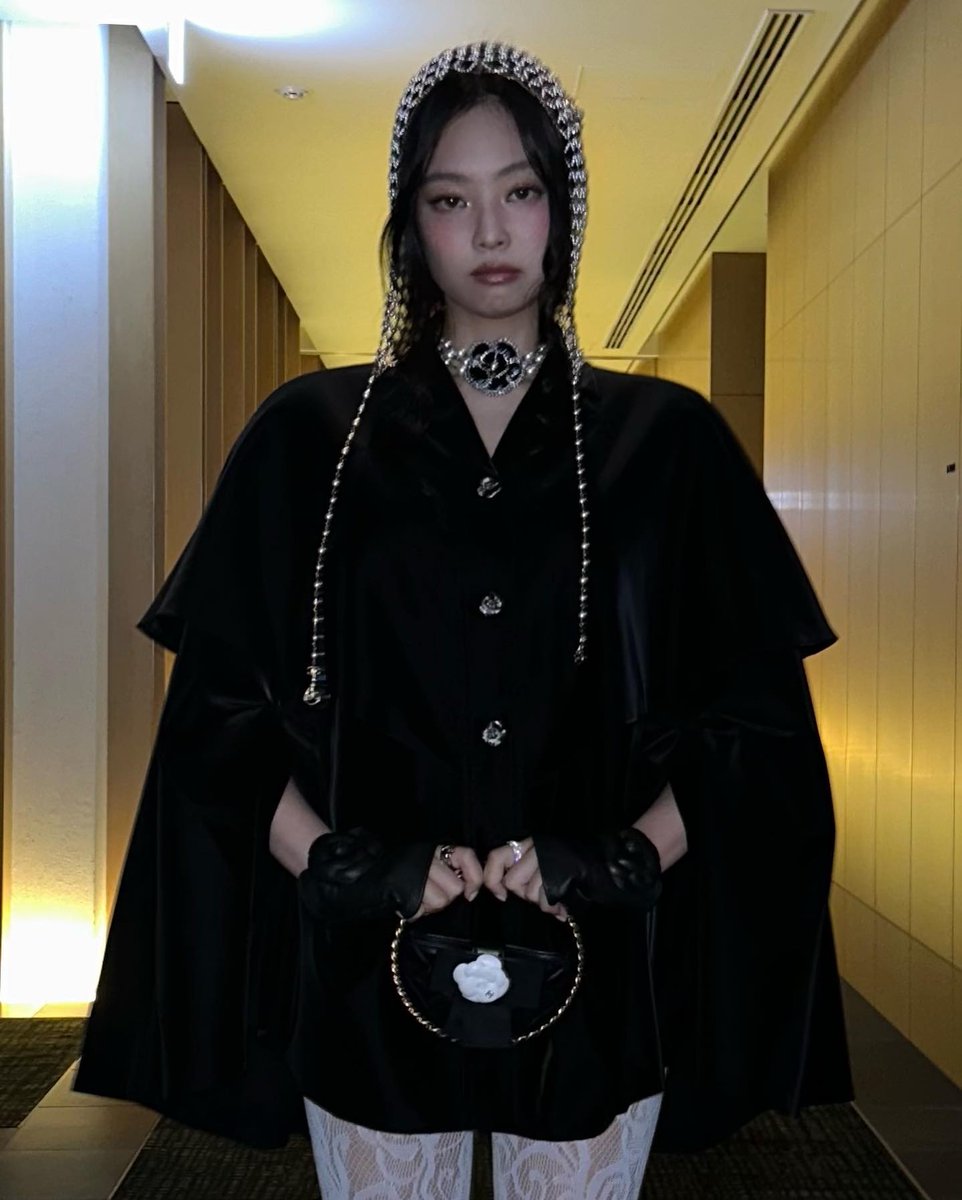BeautiesCollect's tweet photo. #JENNIE https://t.co/7mgeQxWLoG